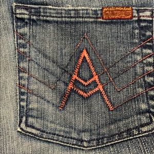 Rare Seven 7 for all Mankind Size 28 - inseam 33”